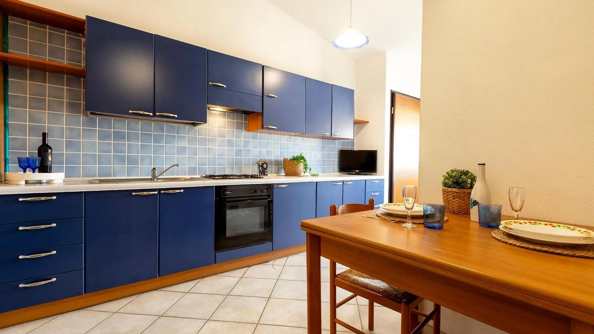 Vakantiehuis Casa Vacanze Nel Borgo Isola Rossa  Italië
