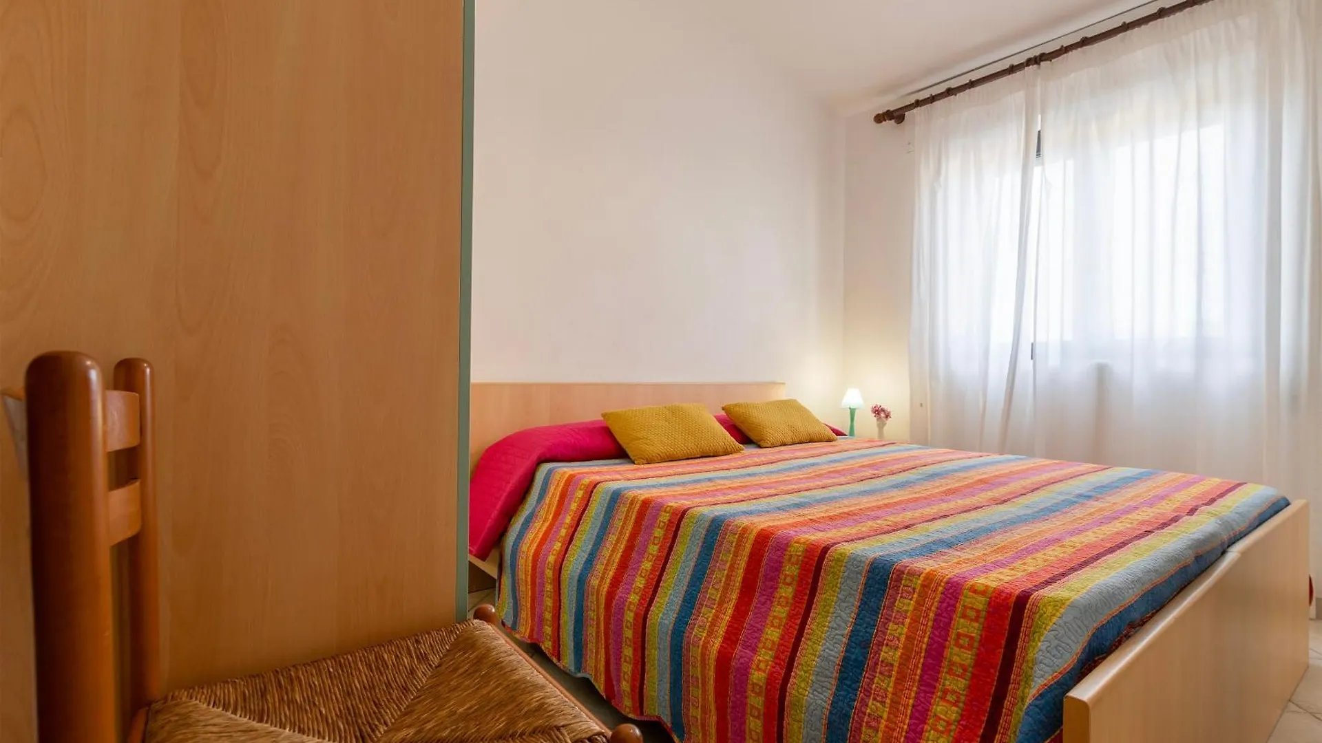 Casa Vacanze Nel Borgo Isola Rossa  0*, Isola Rossa (Sassari) Italië