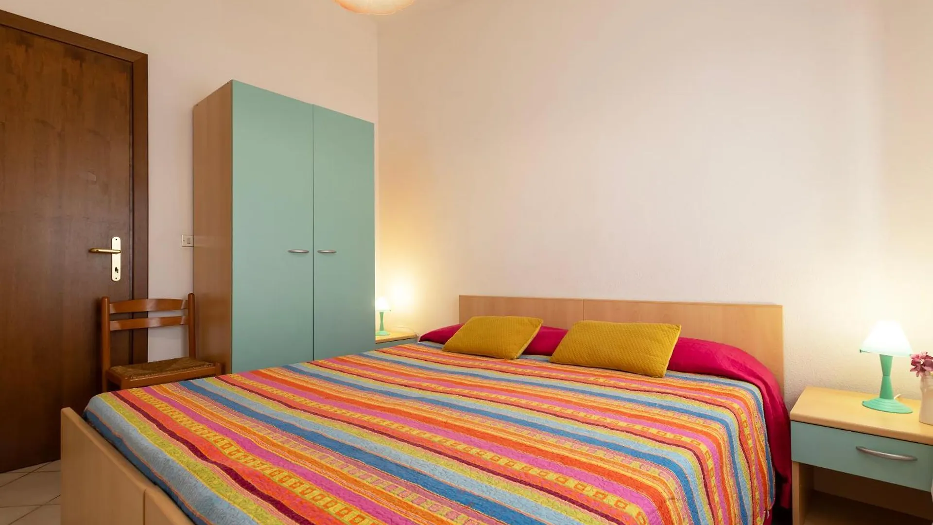 Dom wakacyjny Casa Vacanze Nel Borgo Isola Rossa  Włochy