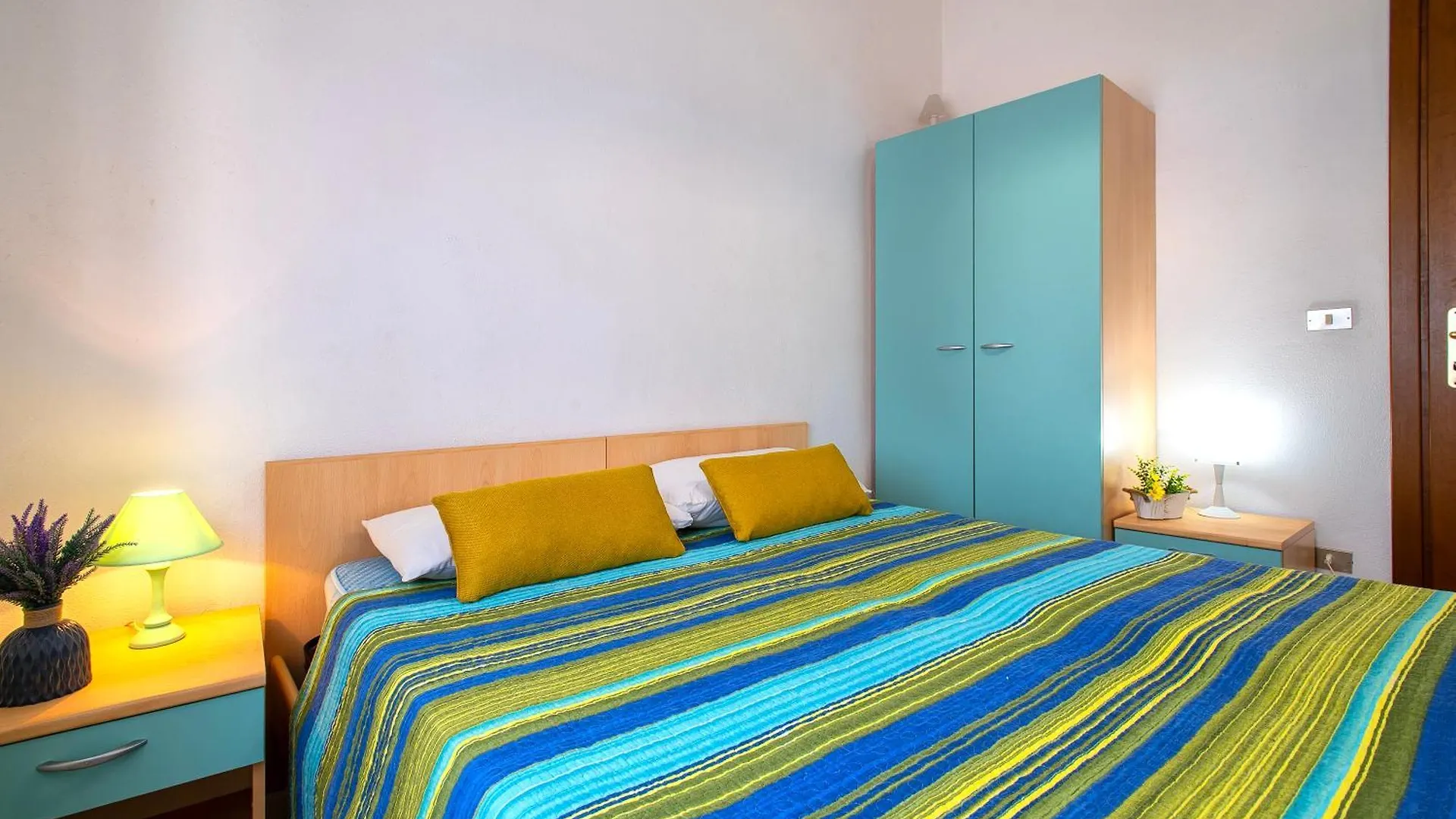 Casa Vacanze Nel Borgo Isola Rossa  0*, Isola Rossa (Sassari) Italië