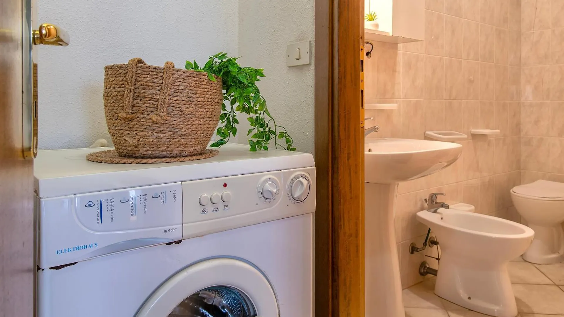 Casa Vacanze Nel Borgo Isola Rossa