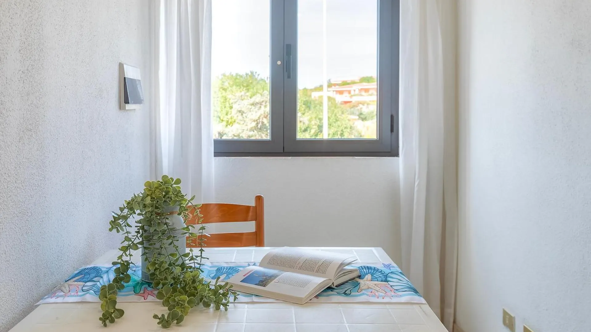 Casa Vacanze Nel Borgo Isola Rossa  Vakantiehuis