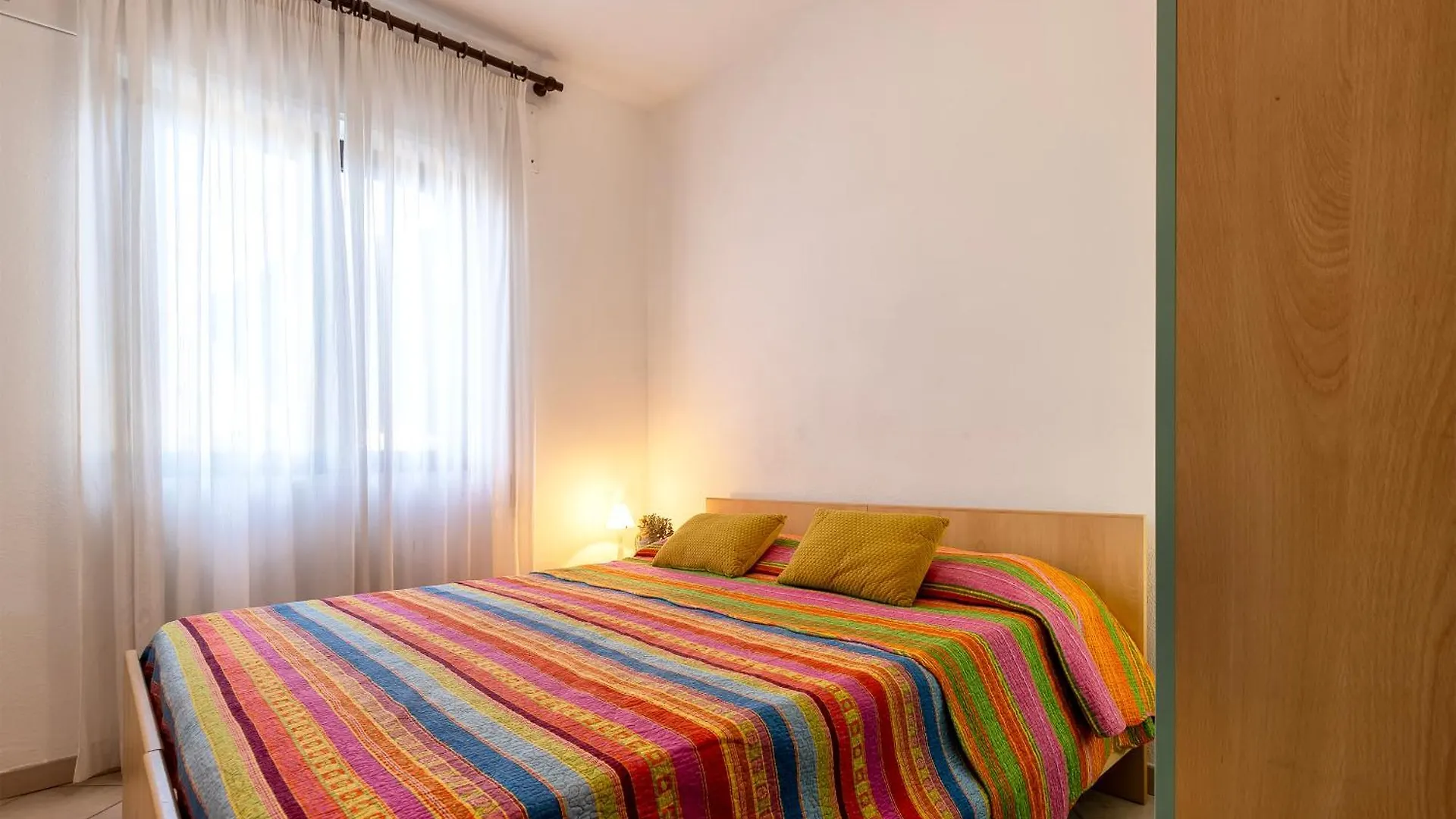 Casa Vacanze Nel Borgo Isola Rossa  Italië